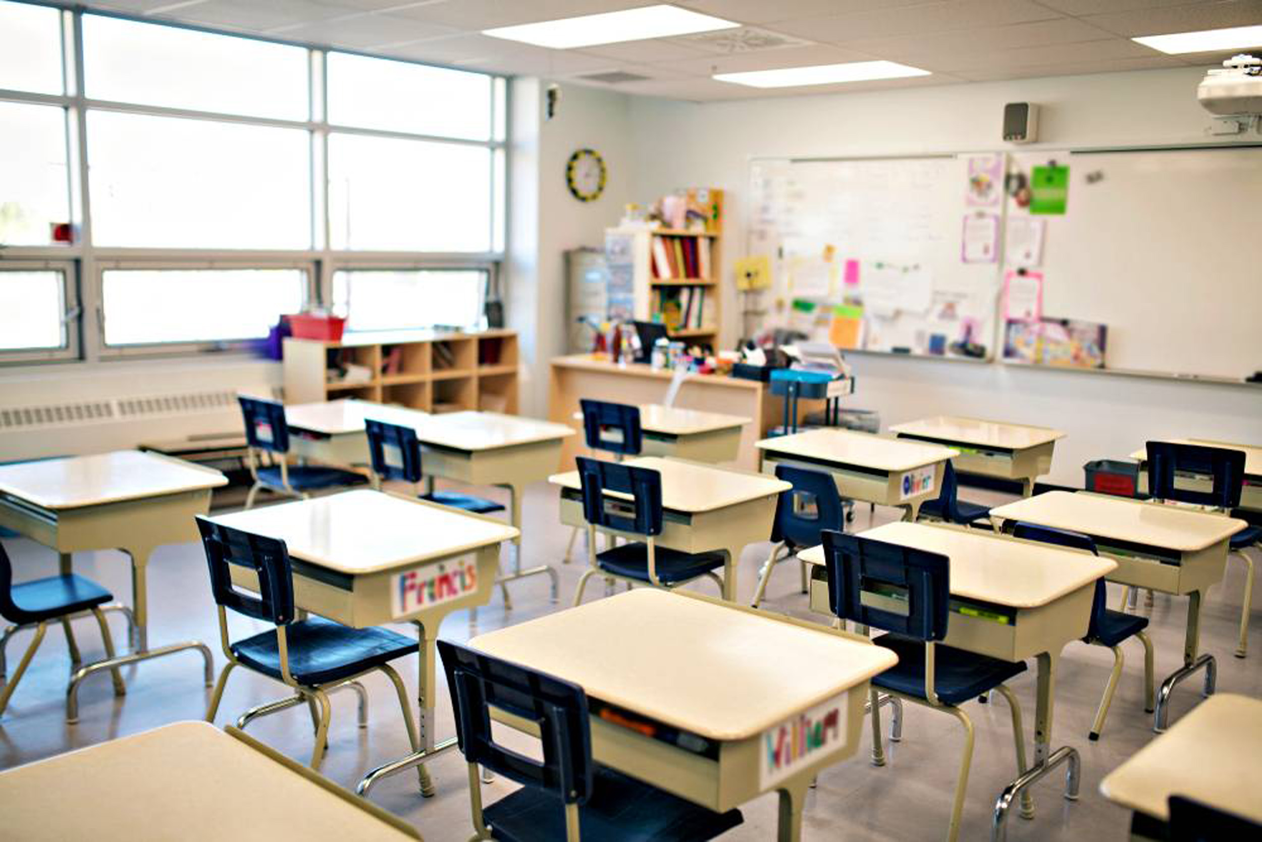 🔥 Classroom With Desks And Chairs Chalkboard Background HD Images | CBEditz