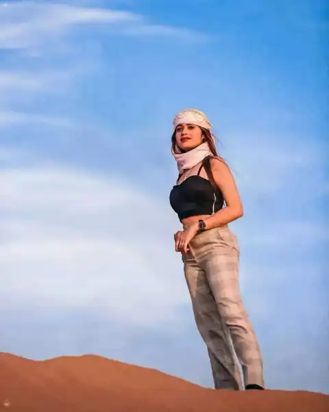 Alone Girl In Registan Picsart Background HD Download