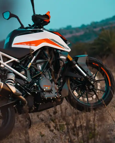 White KTM Background HD Images Download Free