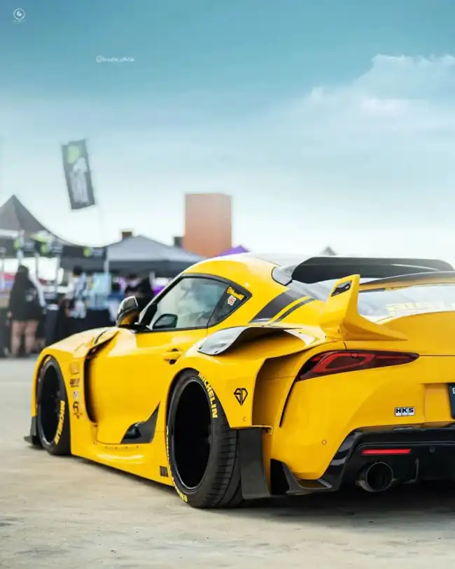 Yellow Car CB Background HD Download
